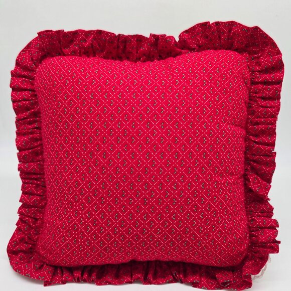 Handmade Christmas Patchwork Quilted Christmas Throw Pillow With Lace Ruffle - Picture 7 of 11